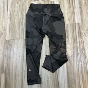 Alo Yoga High-Waist Camo Vapor Leggings Womens Small? Black Cropped 21" Gym